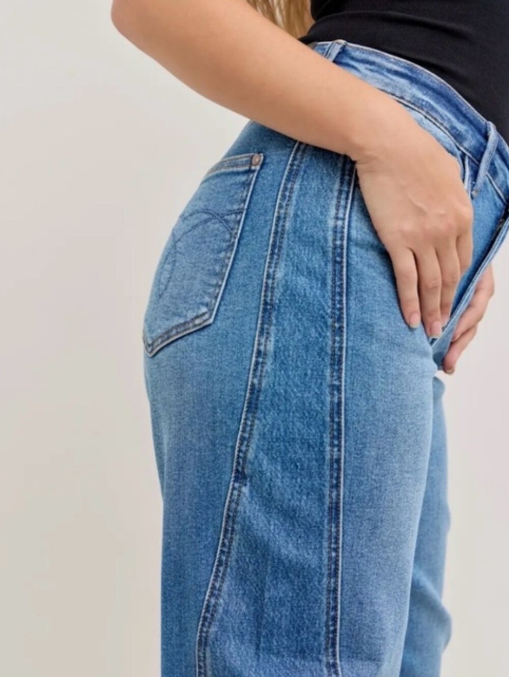Judy Blue High Rise Barrell Jeans - Picture 3 of 7